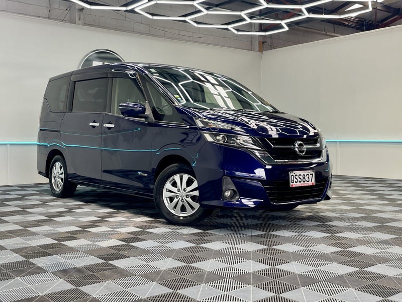 8 kişilik nissan serena